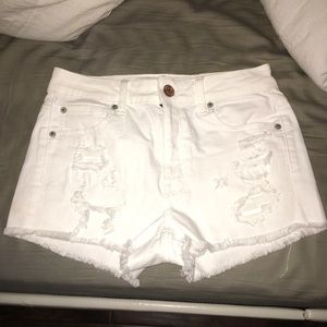 American Eagle White Shorts (NWT!)